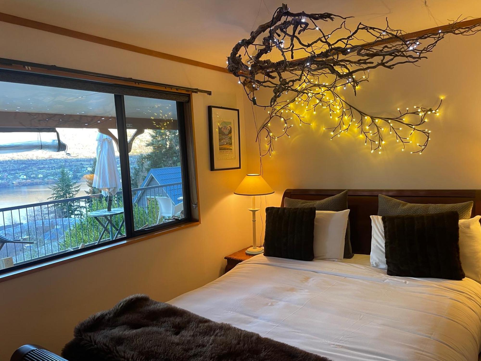 The Embassy B&B Queenstown Dış mekan fotoğraf