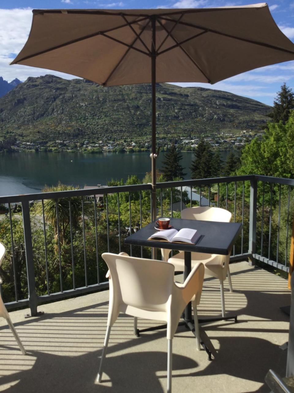 The Embassy B&B Queenstown Dış mekan fotoğraf