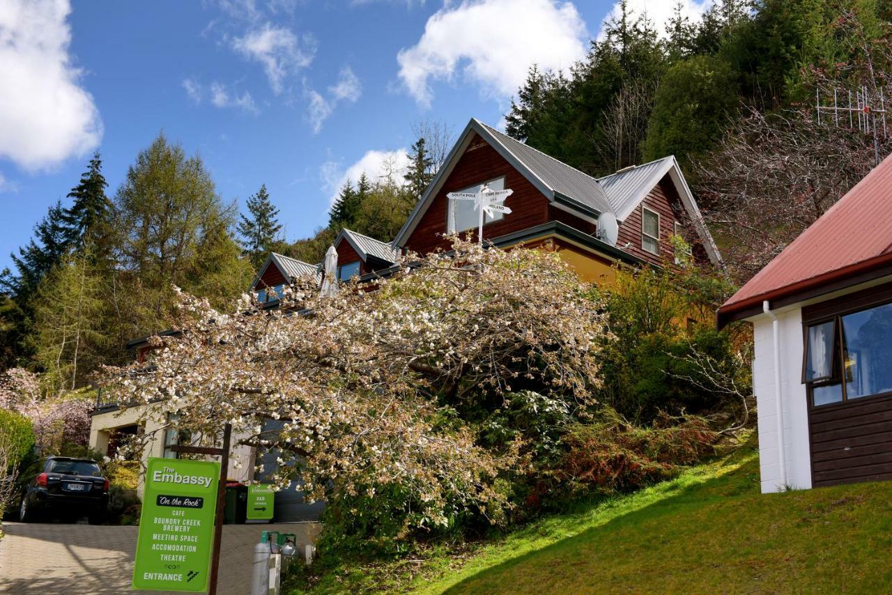 The Embassy B&B Queenstown Dış mekan fotoğraf